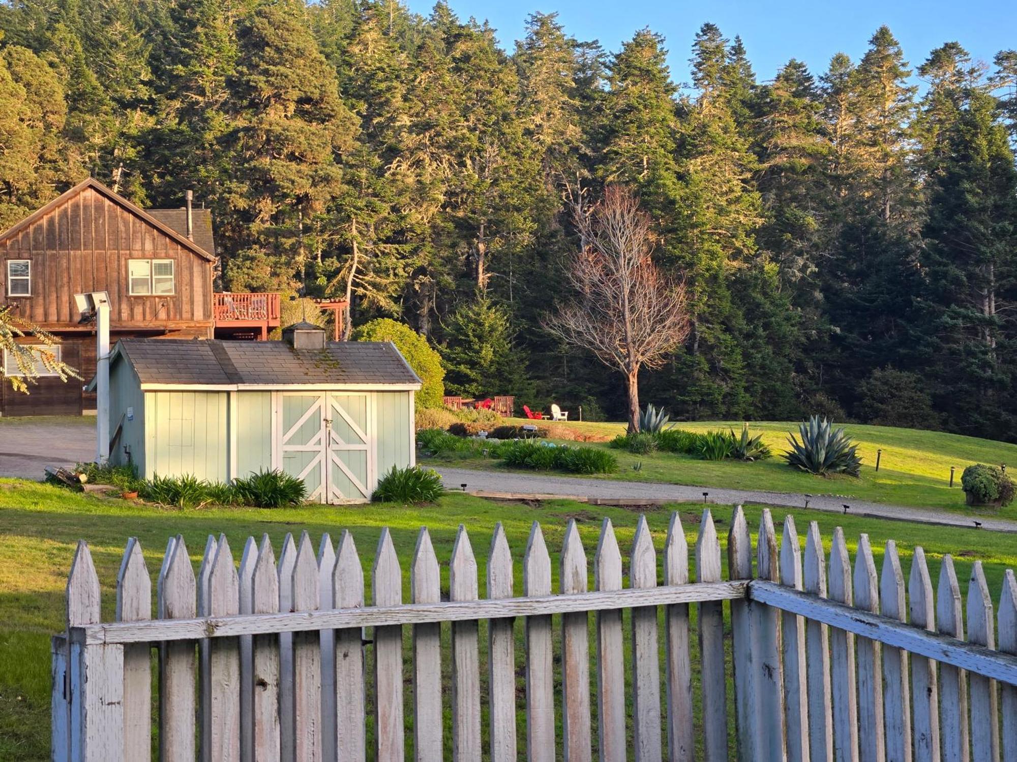 Inn At Schoolhouse Creek Little River Exterior photo
